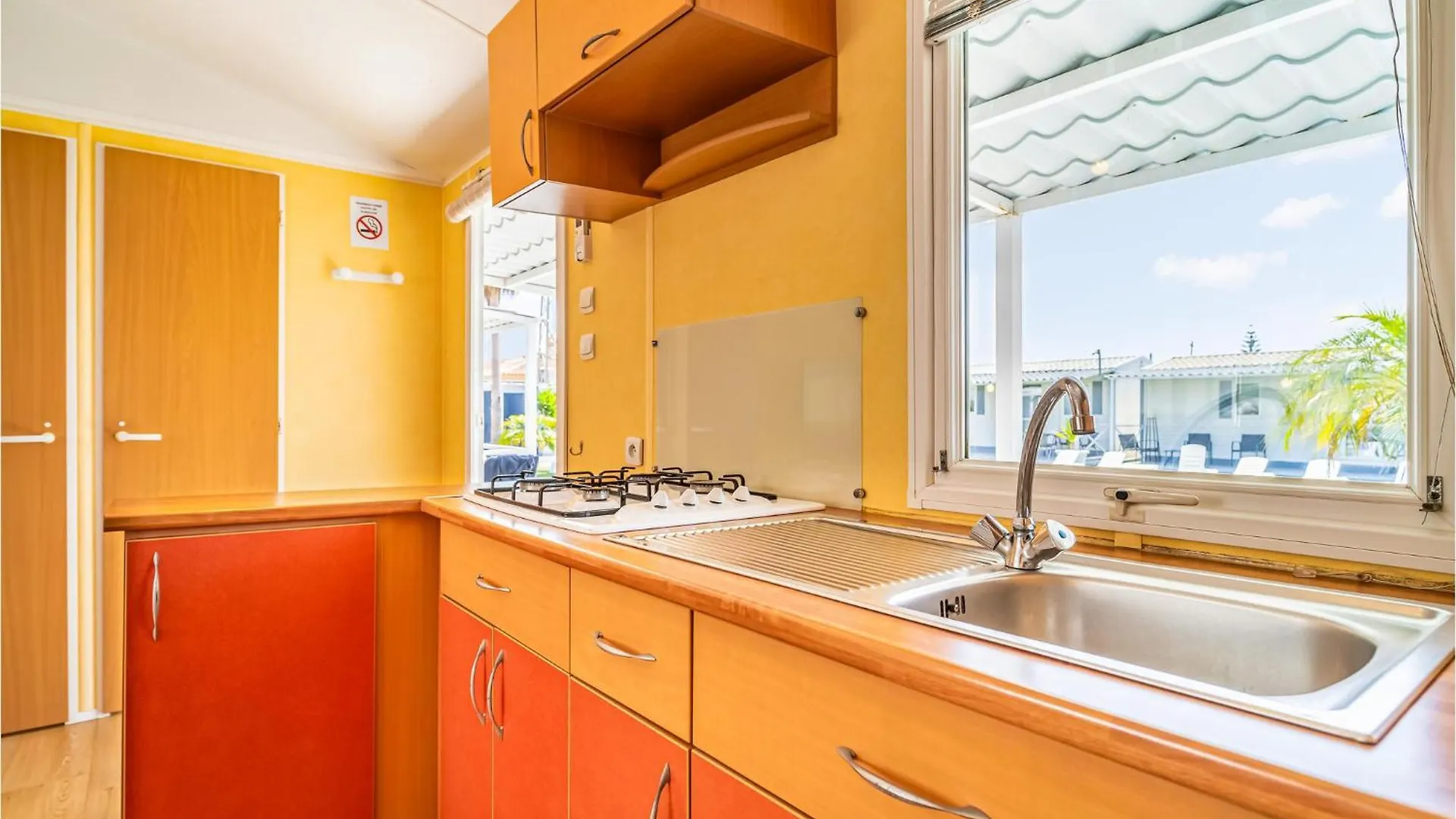 Nice Apartment In Chipiona With Kitchenette 0*,